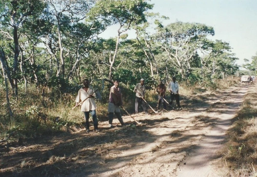 Building the road into Mutinondo Wilderness